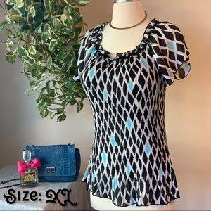Black, White, and Blue Top w/Flattering Crinkles